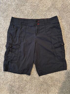 Womens Black Cargo Shorts Y2K Grunge Sz 12 Pockets Knee Length Streetwear Cotton